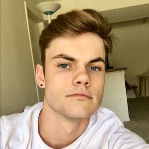 Meet your Posher, Blake